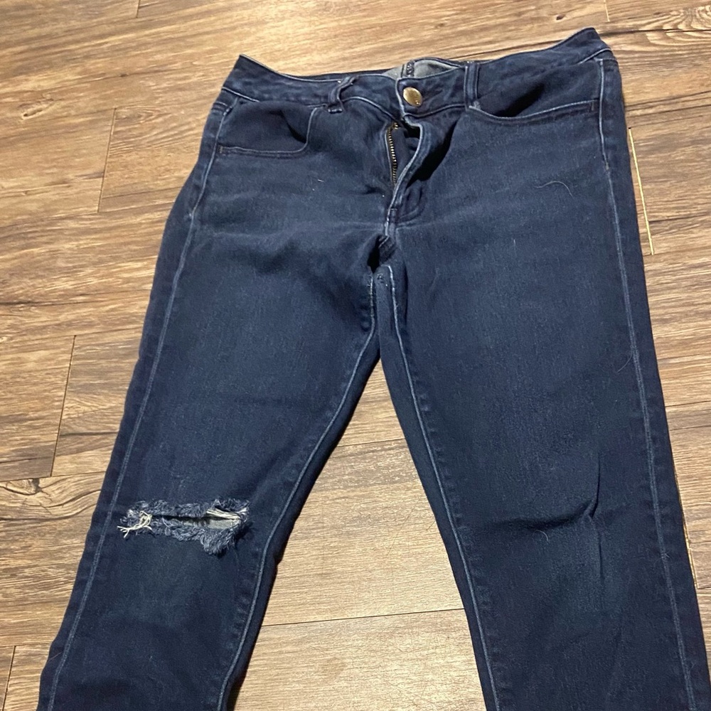 super cute american eagle jeans, nothing wrong with them